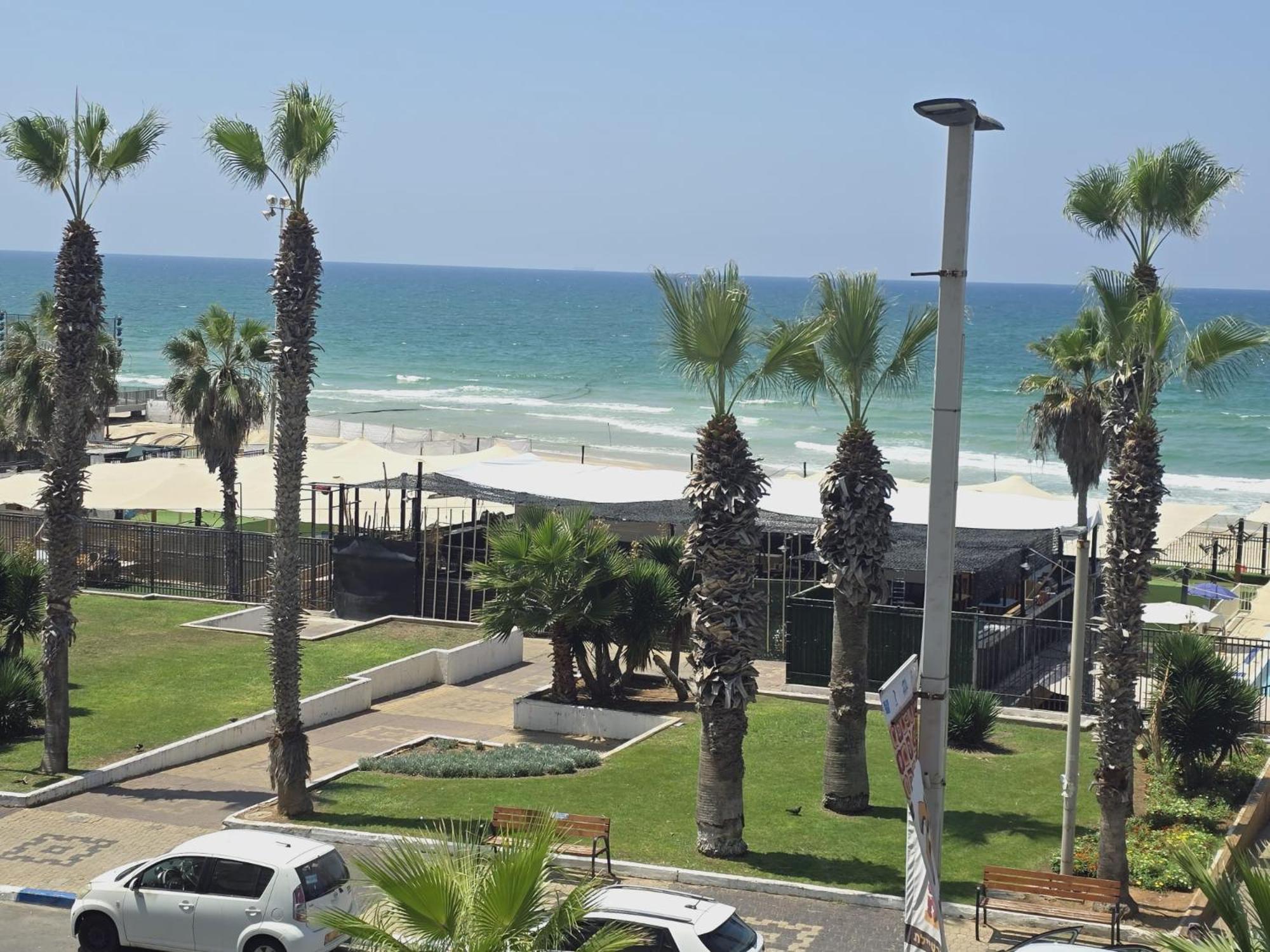 Gk Apartment Beauty Bat Yam Bagian luar foto