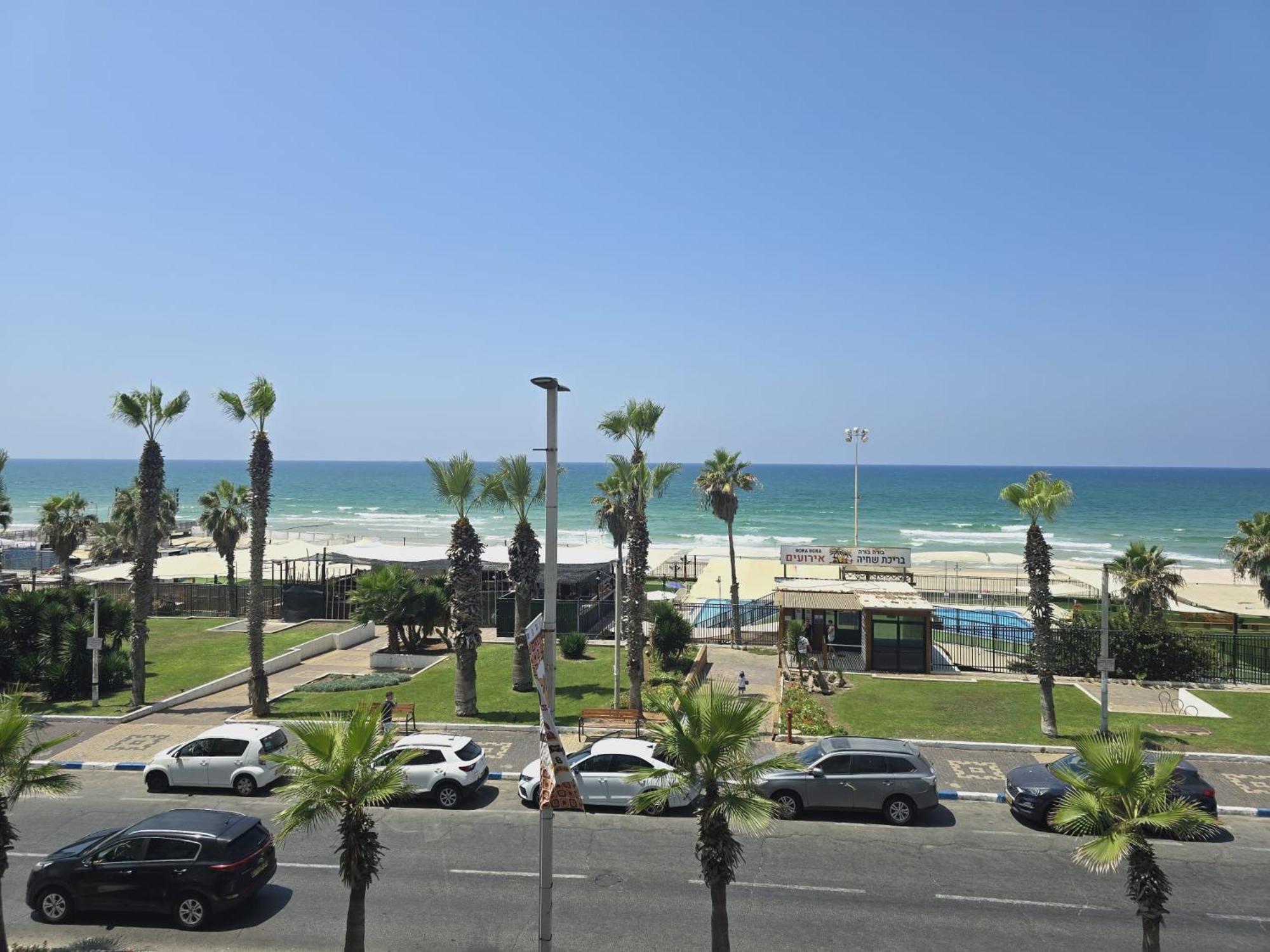 Gk Apartment Beauty Bat Yam Bagian luar foto