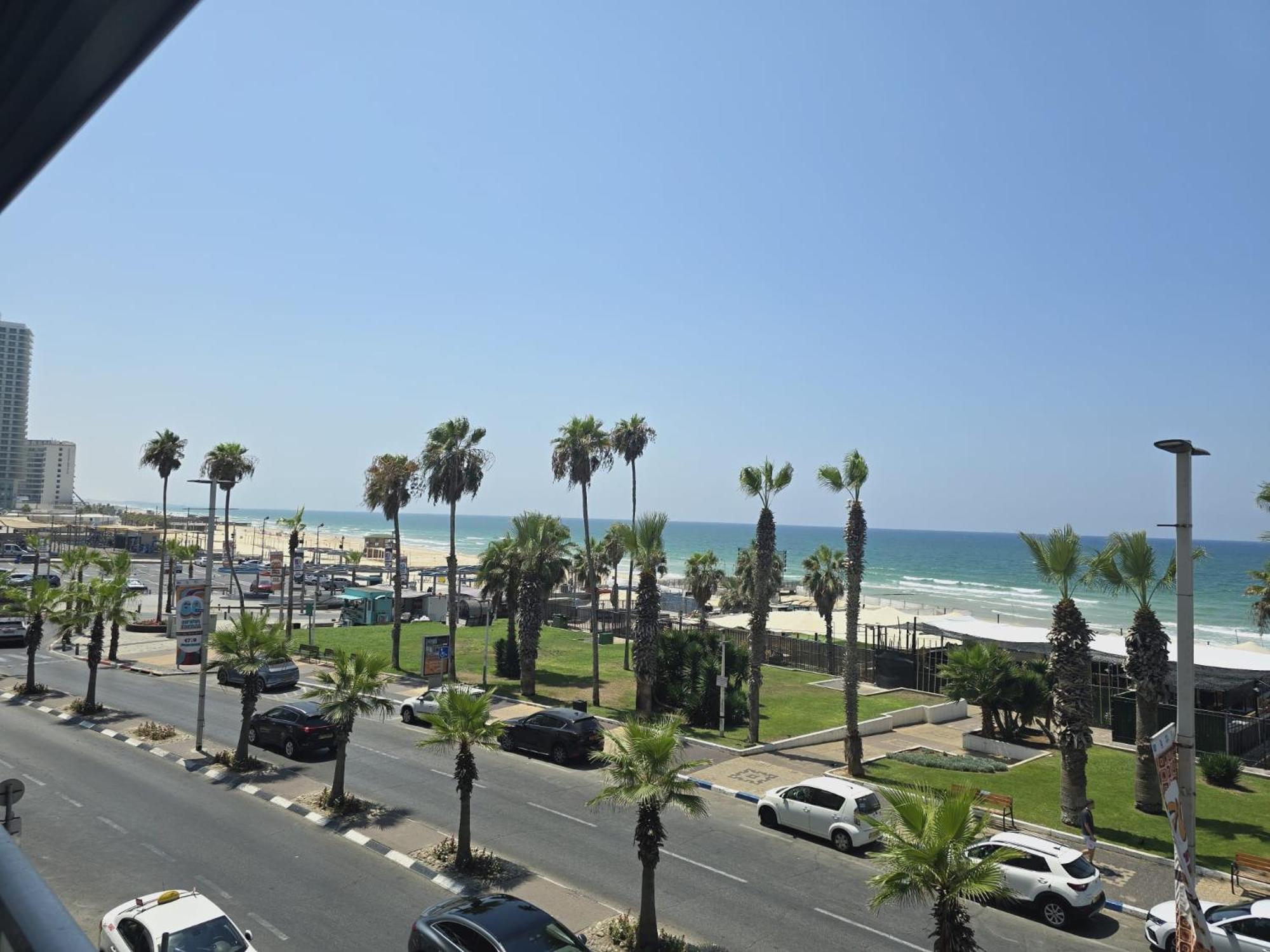 Gk Apartment Beauty Bat Yam Bagian luar foto